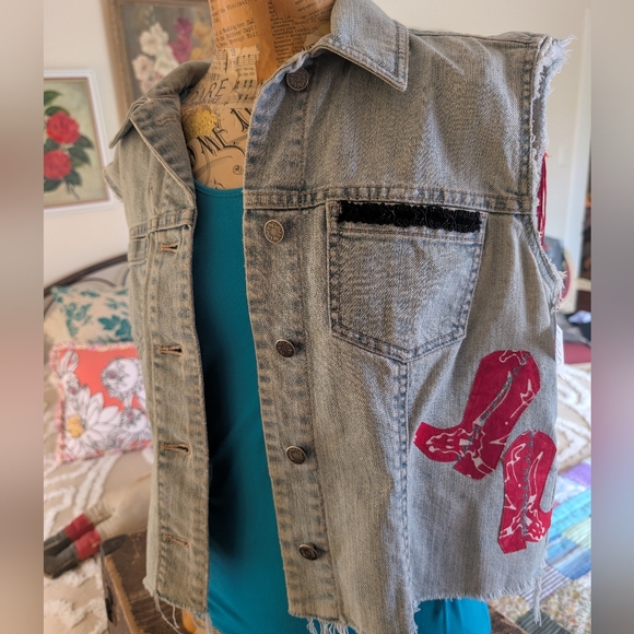 Denim vest, embellished w fabrics, fringe, cowboy boot patch, HANDMADE ITEM - Picture 5 of 11